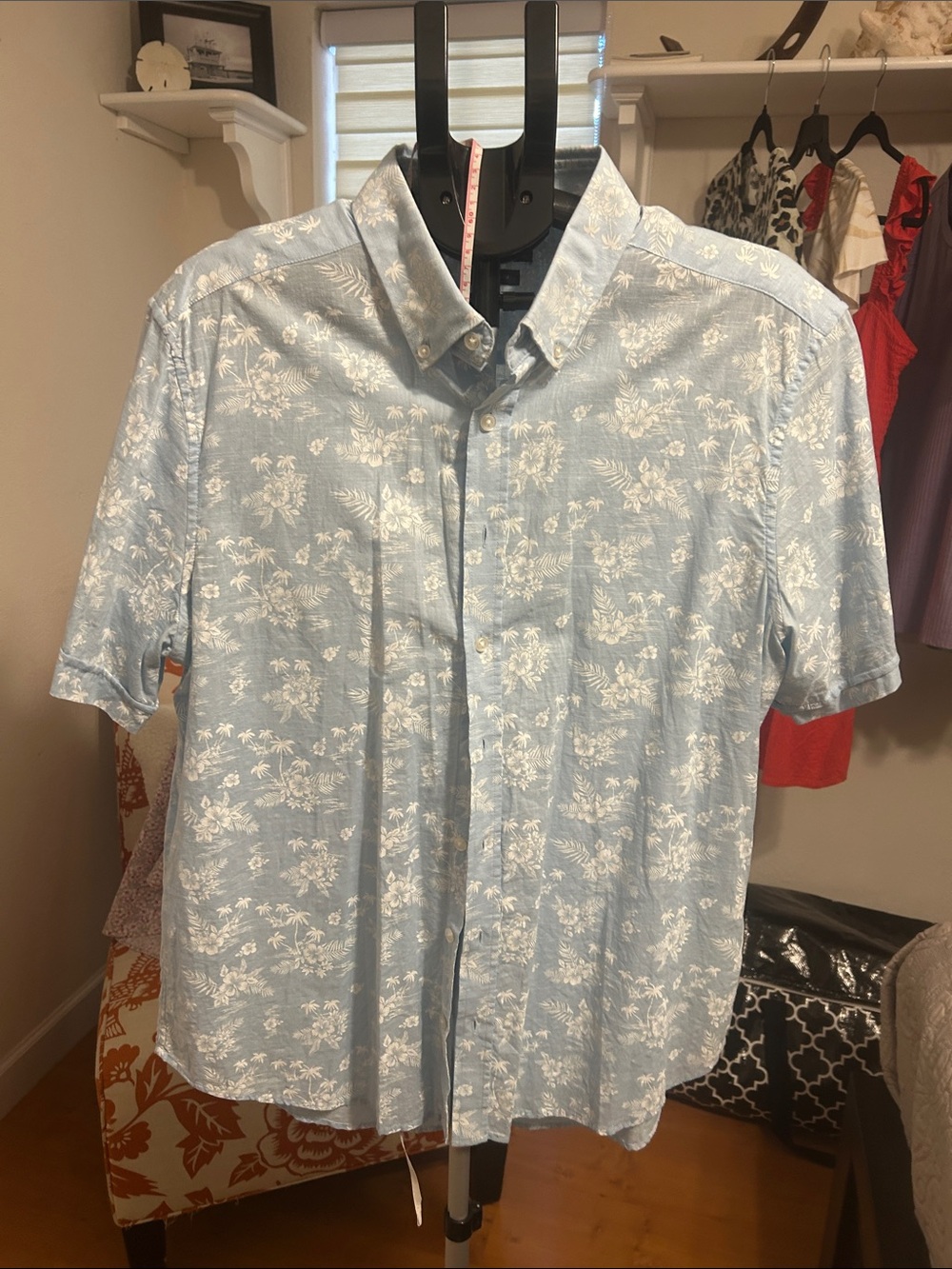 Light Blue Floral Short-Sleeve Button-Down Shirt